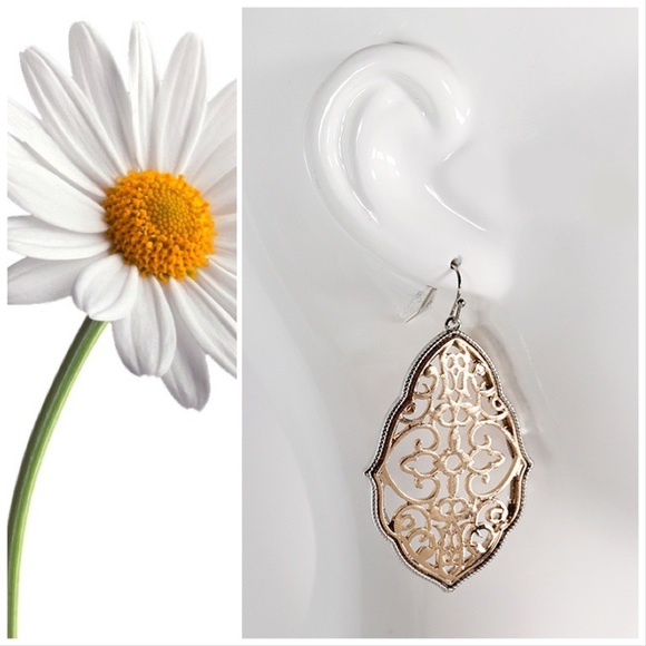 *CLEARANCE* Moroccan Tile Filigree Earrings - Picture 2 of 6